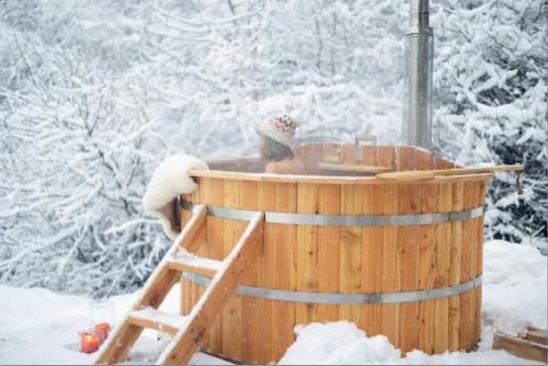 Hot tub in the snow