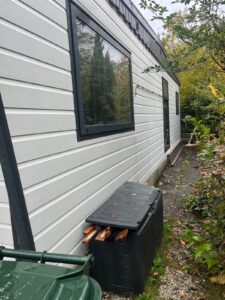 e6997d5d-175c-4f19-8ae2-4b9d1dcb8f42-1