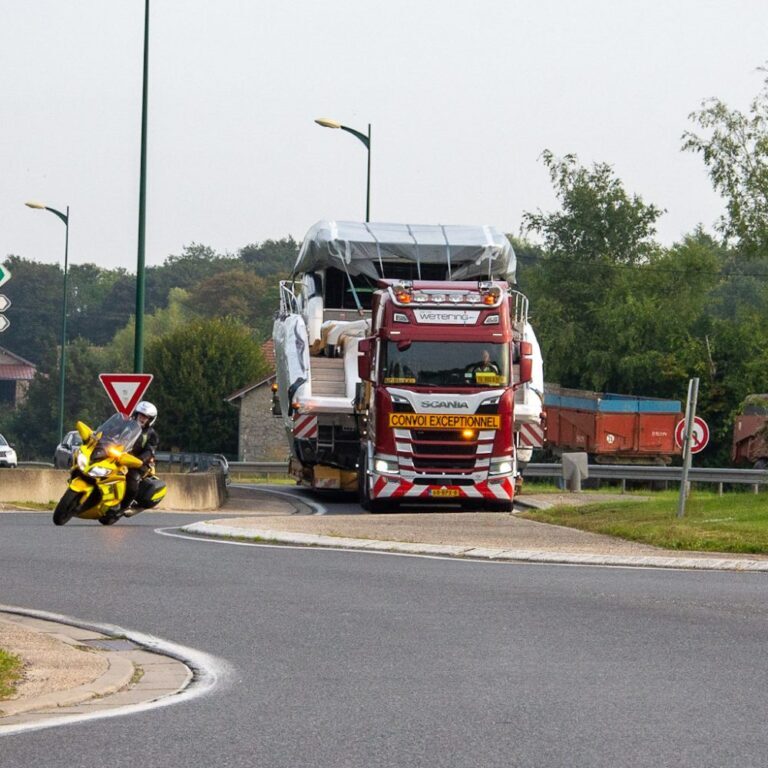 Van-de-Wetering-Boat-Special-Transport-logo Van-de-Wetering-Boat-Special-Transport-logo